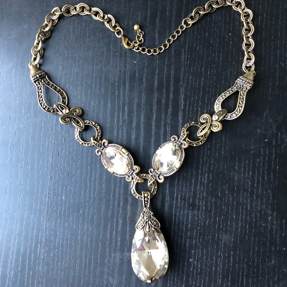 Gold Chunky Indian Necklace w/“Amber” Stone